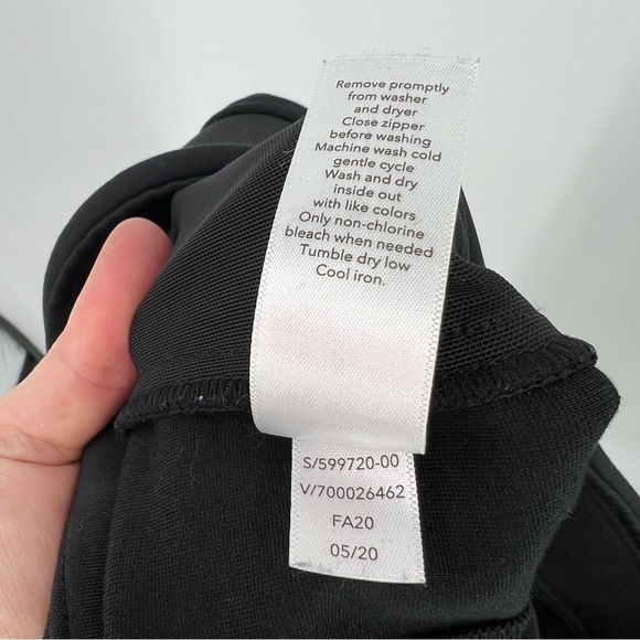 Athleta Black Hermosa Flare Leg Pants Size Small Athleisure Slit Hem - Picture 9 of 9